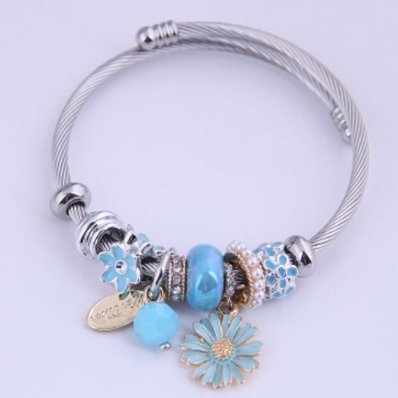 Daisy Charm Bracelet Stainless Steel - Picture 4 of 8
